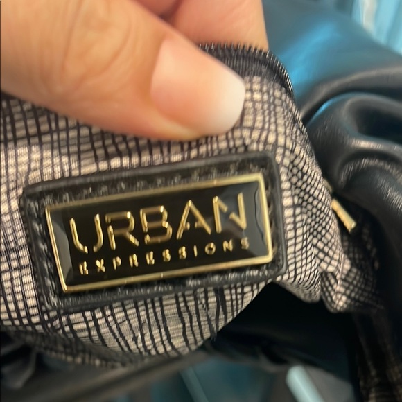 Urban Expressions Black Hobo Bag with Slouchy Design - Picture 2 of 6